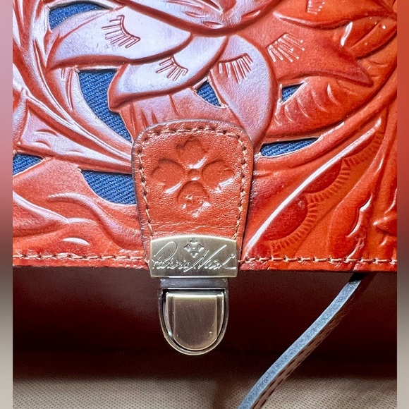 Patricia Nash Leather Lanza Crossbody Organizer with Cut-out Denim Tooling - Picture 6 of 13